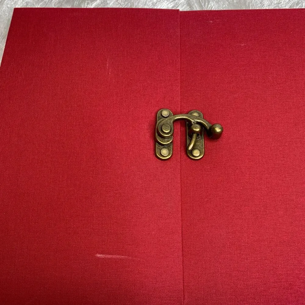 Red Fabric Covered Studio K Post Bound Scrapbook NWOT 8 x 8